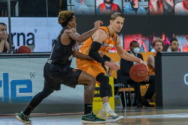 场战平纽卡 场战平纽卡