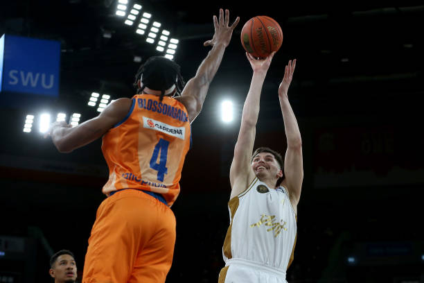 场上闪耀 场上闪耀